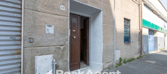 2 bedrooms House in Livorno, Italy No. 287156 3