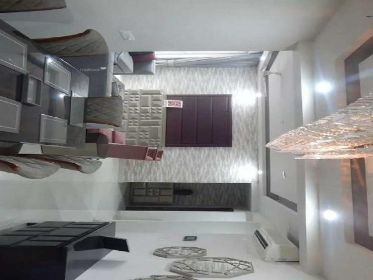 2 bedrooms House in Mumbai, India No. 9818