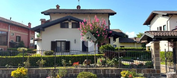 3 bedrooms Villa in Mondovì, Italy No. 299992 10