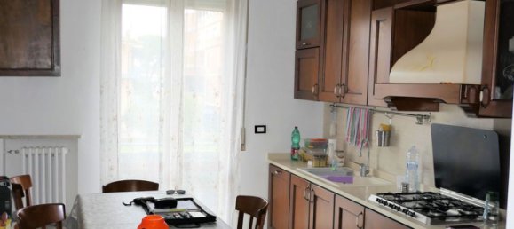 4 bedrooms Apartment in Rimini, Italy No. 327838 5