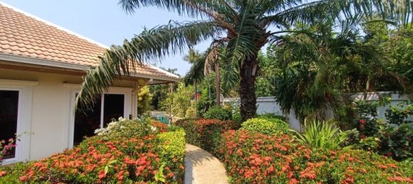 4 bedrooms Cafe / restaurant in Pattaya, Thailand No. 3436 2