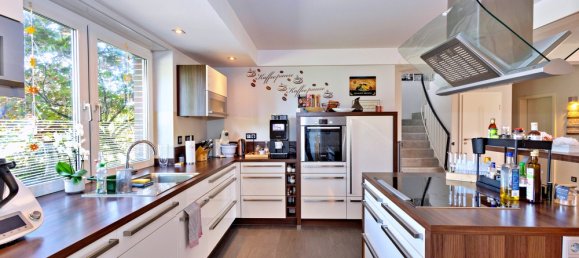 Здание с 8 комнатами в Виттмунд, Германия № 141111 5