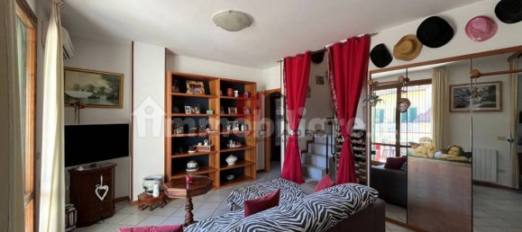 2 bedrooms Apartment in Faenza, Italy No. 330557 3