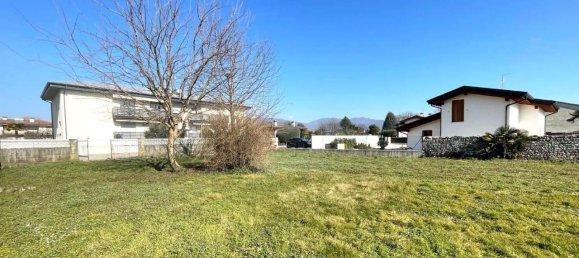 1-salle Terrain à Udine, Italy No. 29926 2