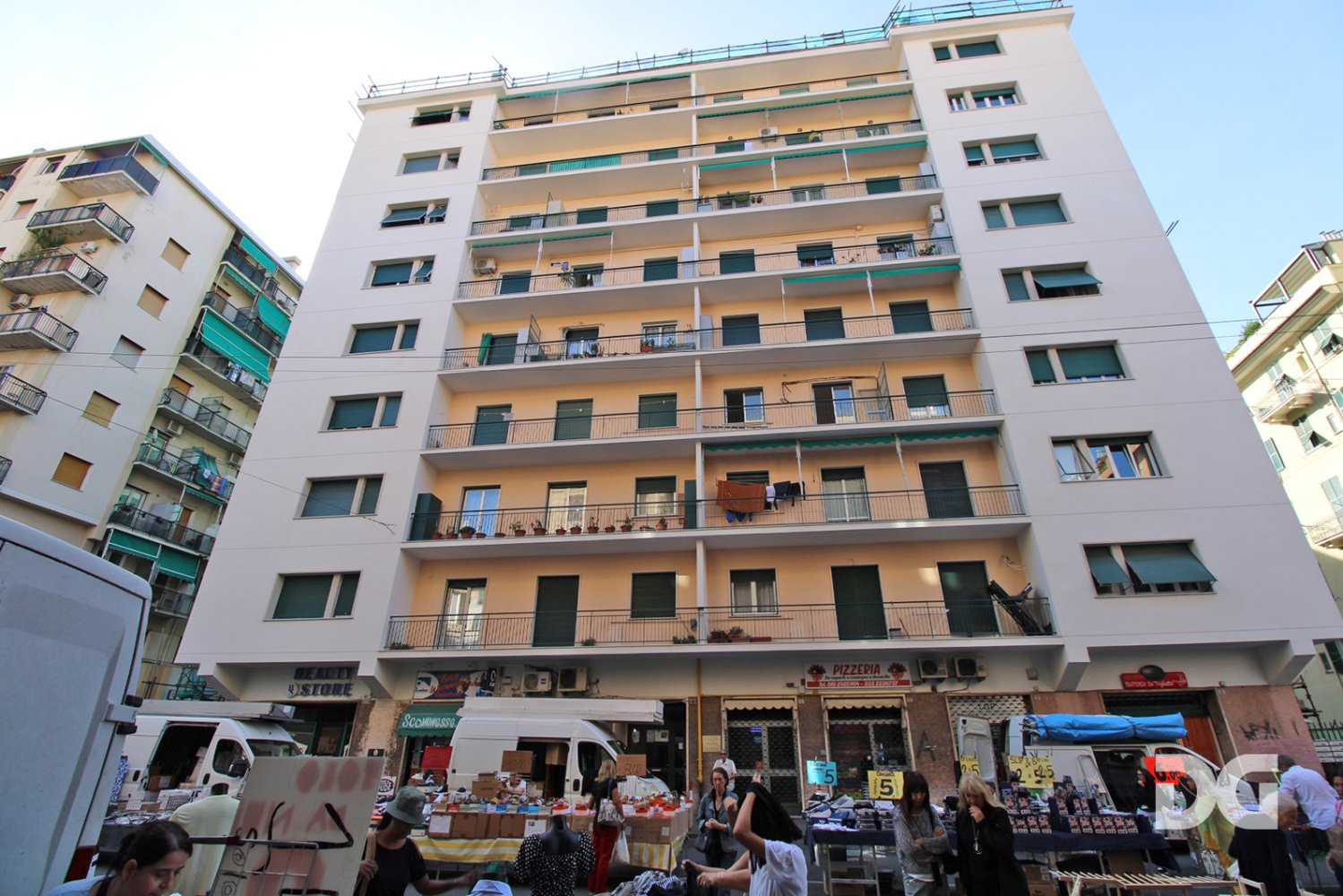  Castillos de 3 dormitorios en Genoa, Italy No. 381145