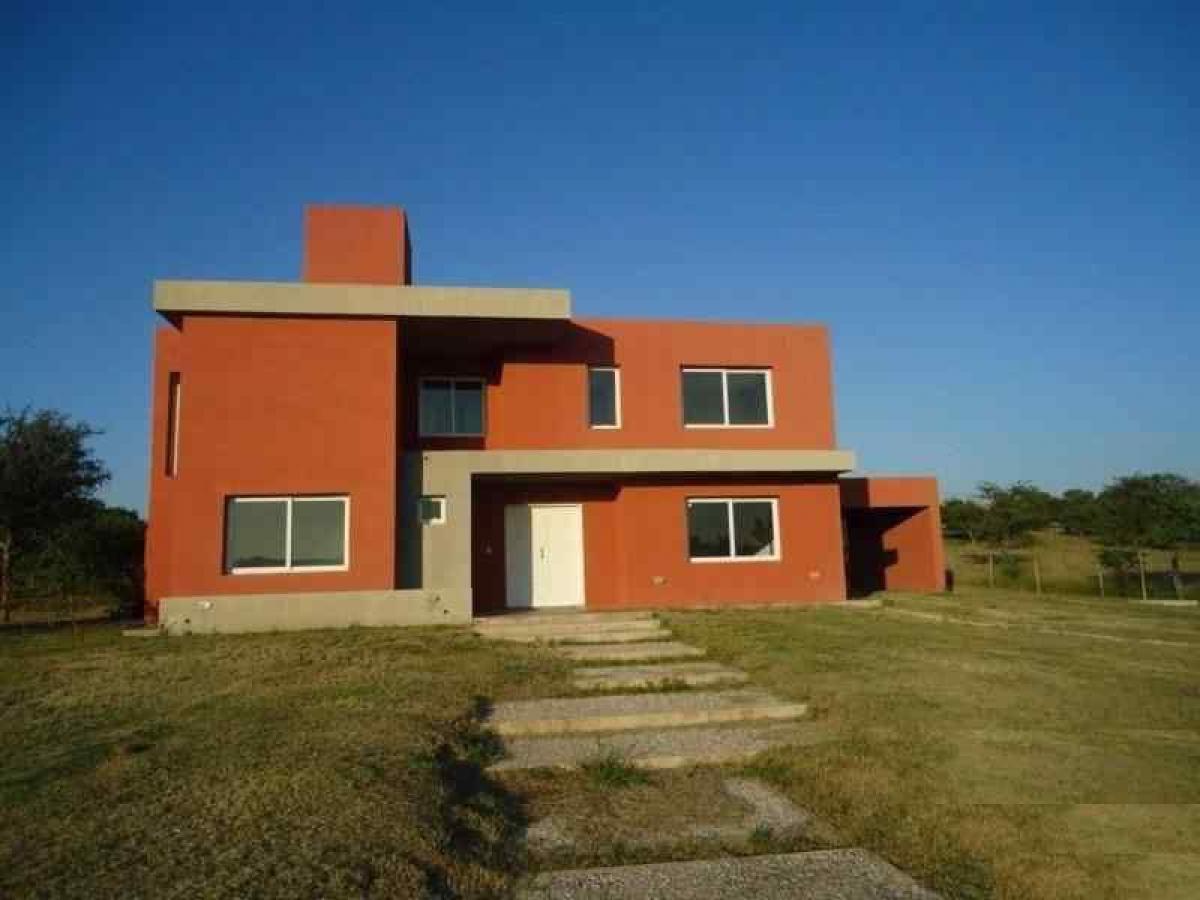 3 bedrooms House in Cordoba, Argentina No. 1971