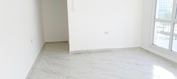 5 bedrooms Villa in Abu Dhabi, UAE No. 9212 6