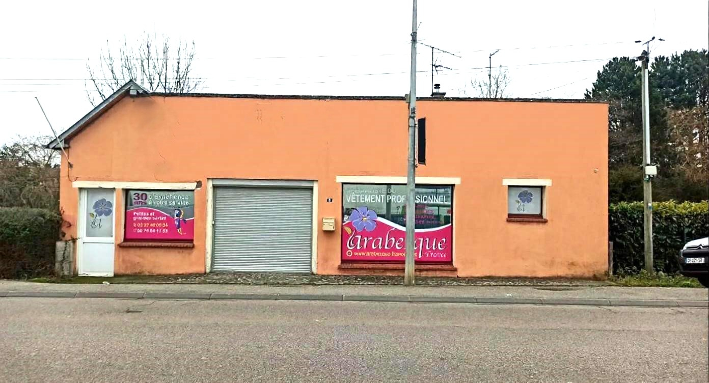 5 rooms Commercial property in Brionne, France No. 342992