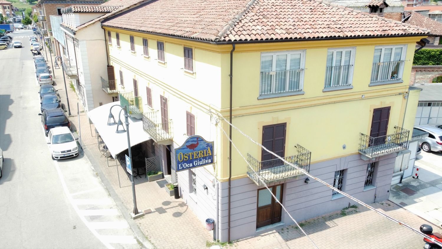 150m² Commercial property in Castagnole delle Lanze, Italy No. 130947