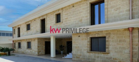 6 bedrooms House in Mesagne, Italy No. 296120 2