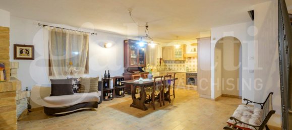 5 rooms House in Gubbio, Italy No. 155616 21