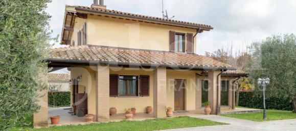 5 rooms House in Gubbio, Italy No. 155616 25