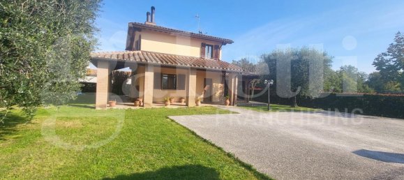 5 rooms House in Gubbio, Italy No. 155616 2