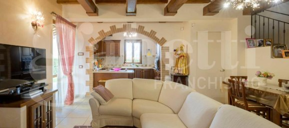 5 rooms House in Gubbio, Italy No. 155616 8