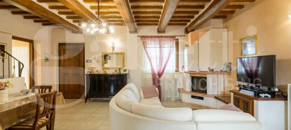 5 rooms House in Gubbio, Italy No. 155616 7