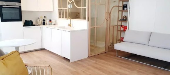 Studio in Paris, France No. 172231 8