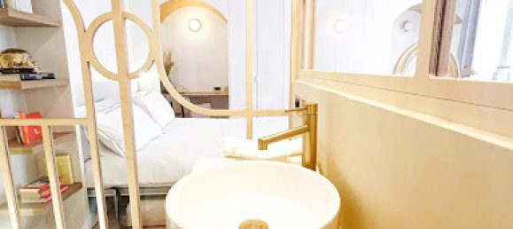 Studio in Paris, France No. 172231 12