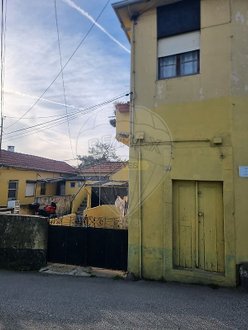 2 bedrooms House in Vila Nova de Gaia, Portugal No. 25131