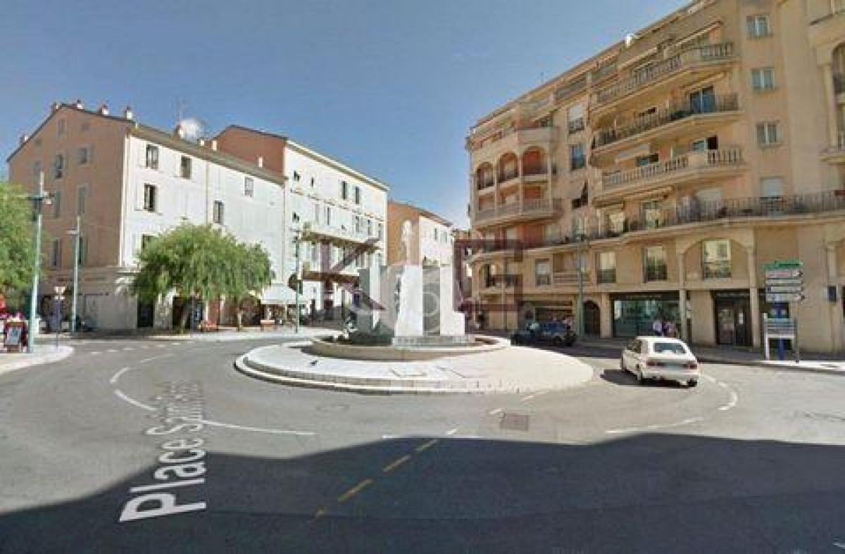 Laden in Menton, France 88m², Nr. 17478