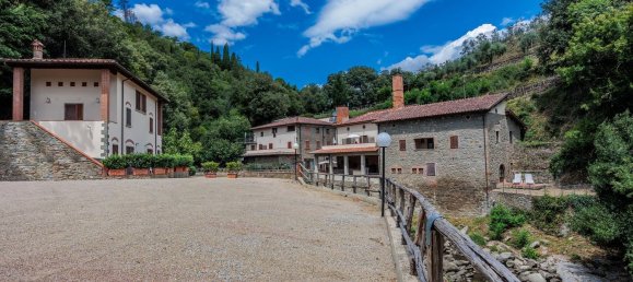 Casa de 28 divisões em Loro Ciuffenna, Italy N.º 265642 14