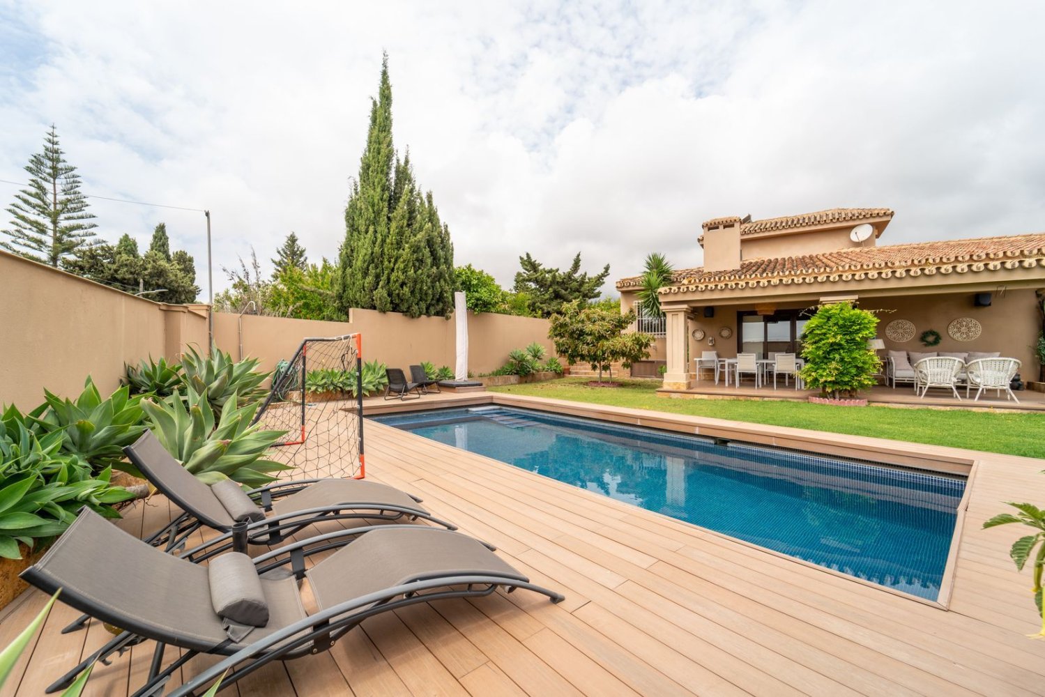 4 غرف نوم فيلا في Torremolinos, Spain رقم 154146