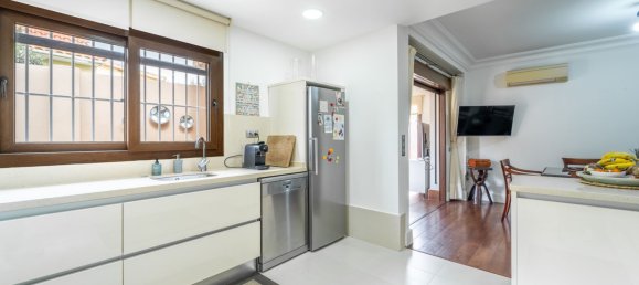 4 غرف نوم فيلا في Torremolinos, Spain رقم 154146 13