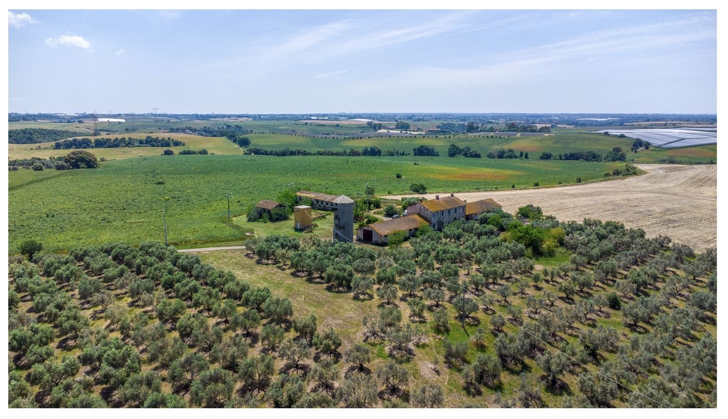 480000m² Land in Ardea, Italy No. 257033