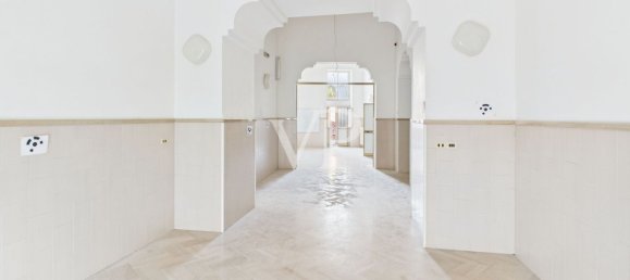 Bâtiment à Trani, Italy 1617m² No. 349084 17