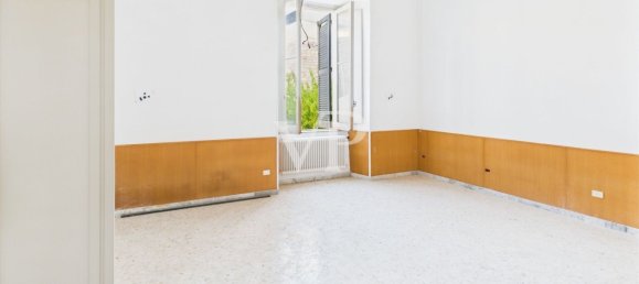 Bâtiment à Trani, Italy 1617m² No. 349084 20