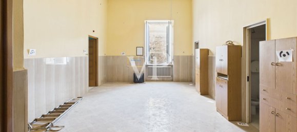 Bâtiment à Trani, Italy 1617m² No. 349084 24