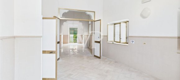 Bâtiment à Trani, Italy 1617m² No. 349084 13