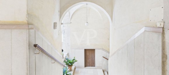 Bâtiment à Trani, Italy 1617m² No. 349084 5