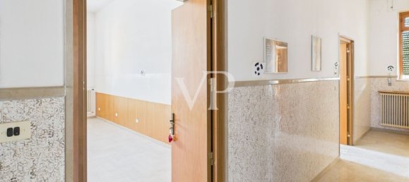 Bâtiment à Trani, Italy 1617m² No. 349084 35