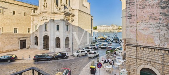 Bâtiment à Trani, Italy 1617m² No. 349084 2