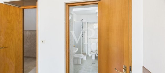 Bâtiment à Trani, Italy 1617m² No. 349084 45