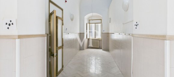 Bâtiment à Trani, Italy 1617m² No. 349084 18