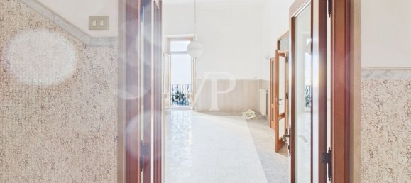 Bâtiment à Trani, Italy 1617m² No. 349084 28