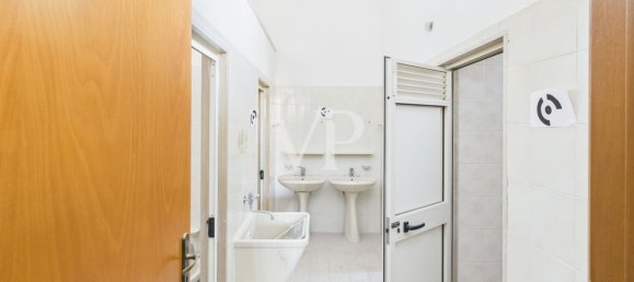 Bâtiment à Trani, Italy 1617m² No. 349084 43