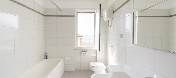 4 Schlafzimmer Haus in Notaresco, Italy, Nr. 362139 21