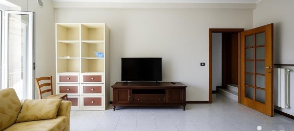 4 Schlafzimmer Haus in Notaresco, Italy, Nr. 362139 12