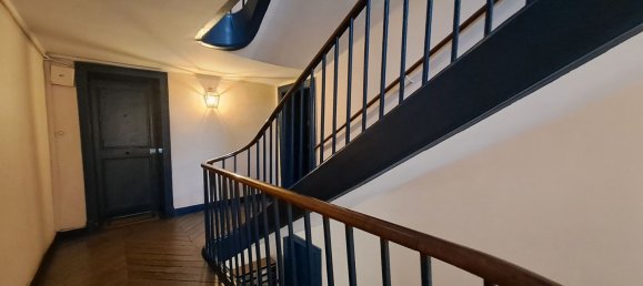 Apartamento de 2 dormitorios en Versailles, France No. 187919 2