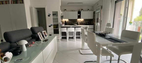 3-salle Appartement à Milan, Italy No. 339103 22