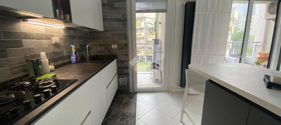 3-salle Appartement à Milan, Italy No. 339103 6