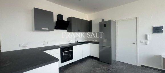 2 bedrooms Penthouse in Sannat, Malta No. 6035 7