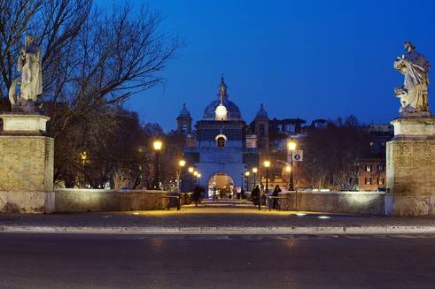 2 rooms Commercial property in Rome, Italy No. 205885