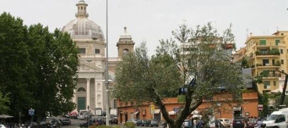 2 rooms Commercial property in Rome, Italy No. 205885 35