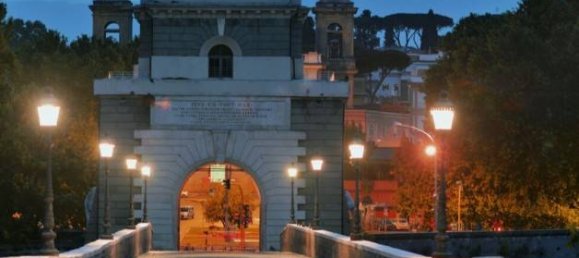 2 rooms Commercial property in Rome, Italy No. 205885 3