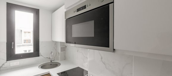 1 bedroom Apartment in Paris, France No. 325232 8