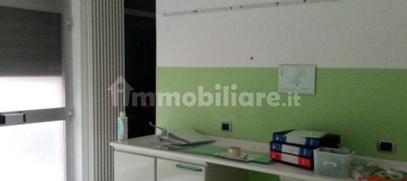 Propiedad comercial de 4 habitaciónes en Piacenza, Italy No. 333184 9