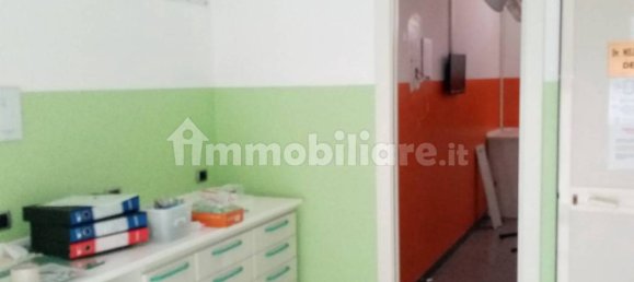 Propiedad comercial de 4 habitaciónes en Piacenza, Italy No. 333184 8